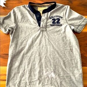 Men’s Hollister Gray Short Sleeve Tee Casual Style